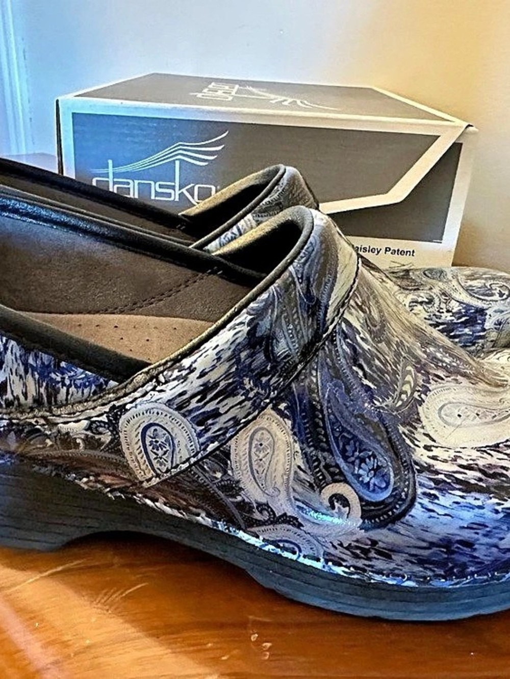 Dansko LT Pro Paisley Patent Clogs EU 39 Blue & Silver